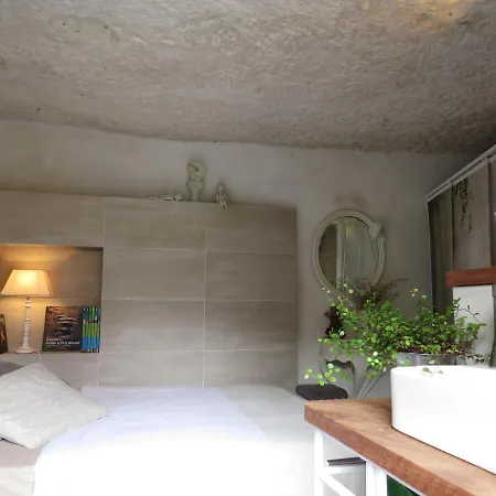 La Cueva De Angel Bed and Breakfast